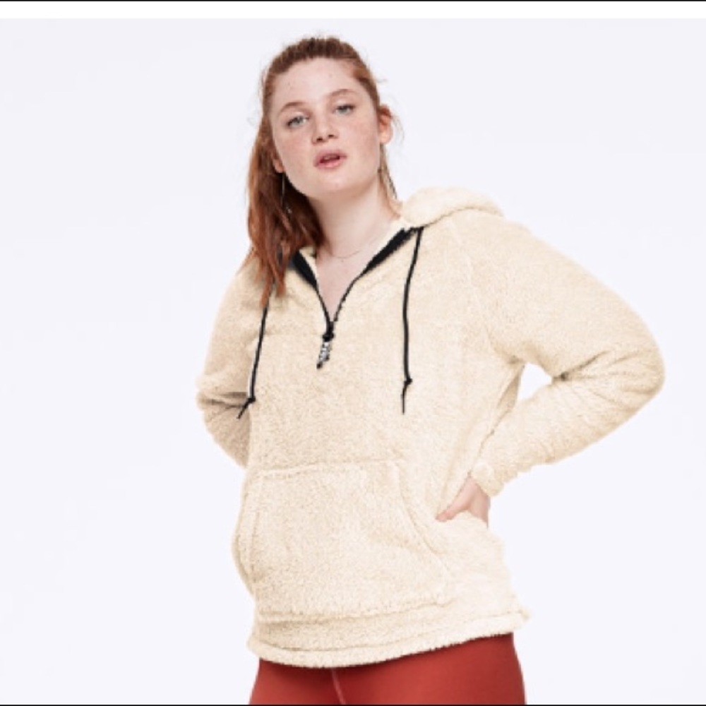 Victoria’s Secret Teddy Pullover Med